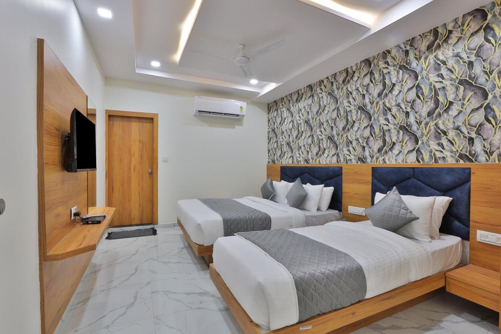 Hotel Viva Inn Ahmedabad Exterior photo